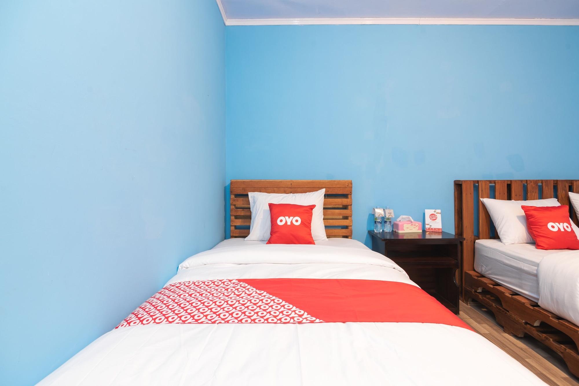 Oyo 1852 Intan Bromo Homestay Pasuruan Exterior photo