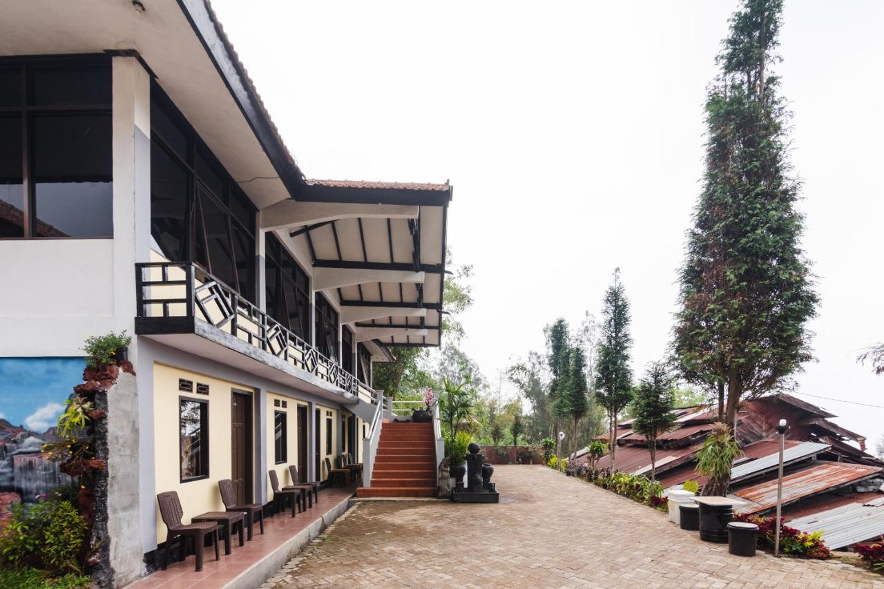 Oyo 1852 Intan Bromo Homestay Pasuruan Exterior photo