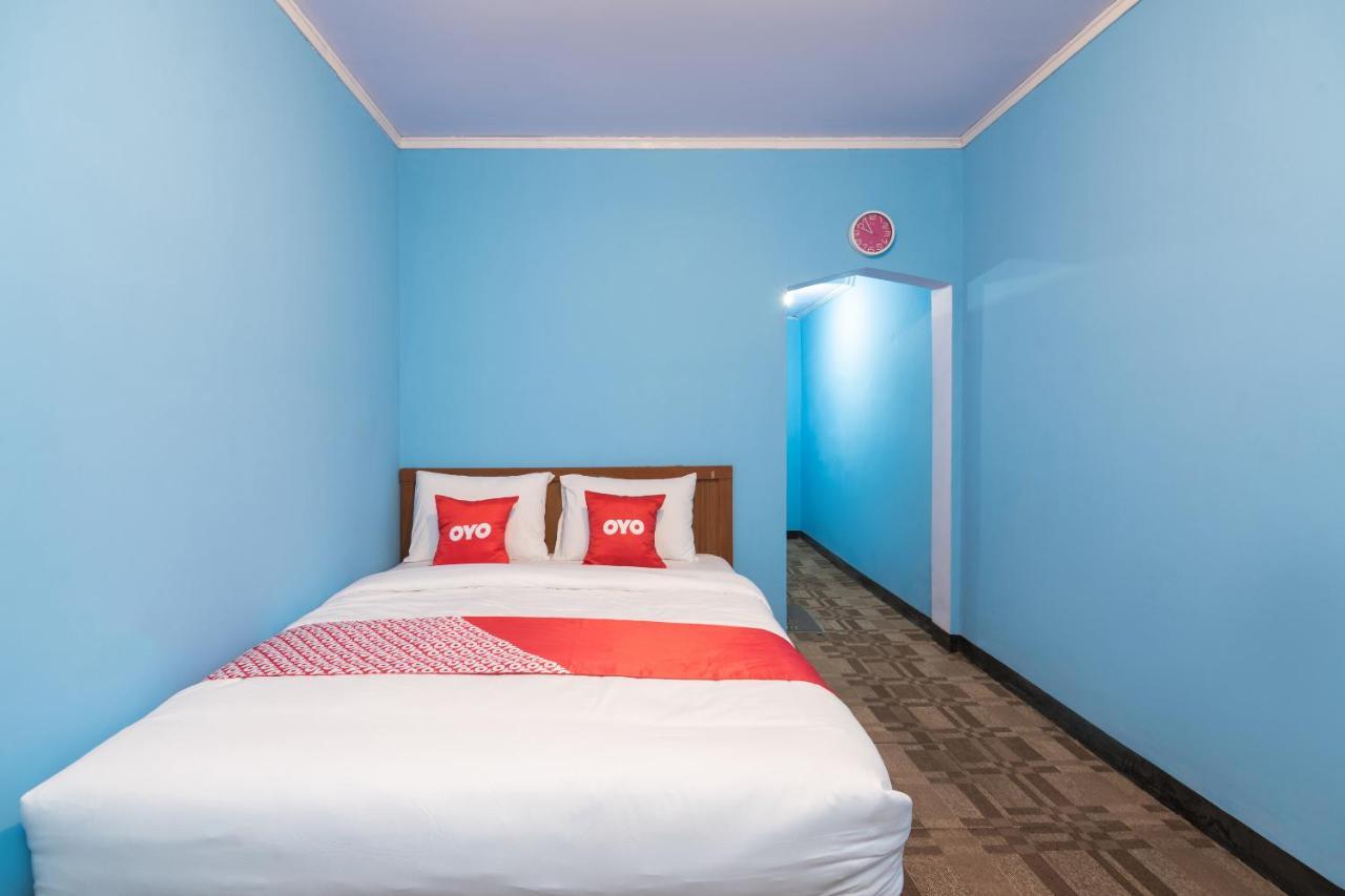 Oyo 1852 Intan Bromo Homestay Pasuruan Exterior photo
